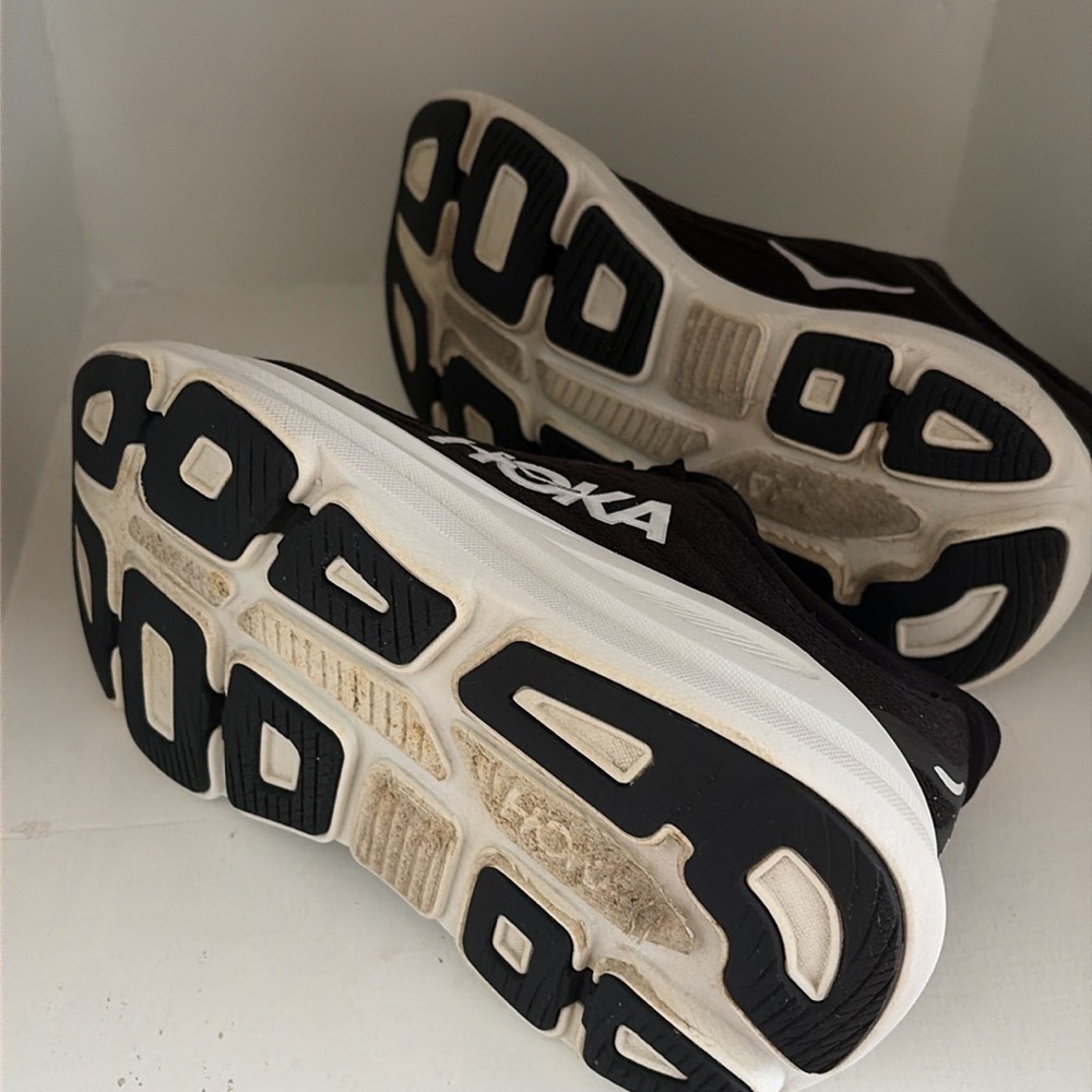 HOKA Women’s Bondi 9 (6.5 Wide) - Picture 3 of 4